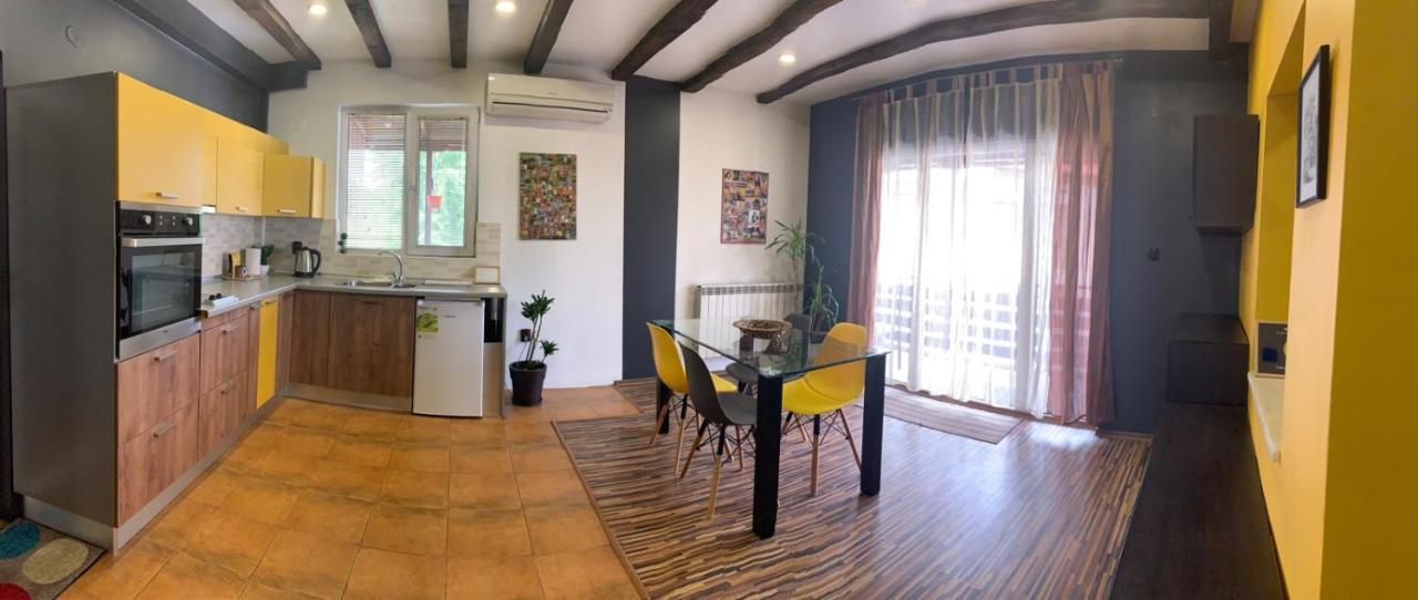 Trakia Street Apartment Пловдив Екстер'єр фото